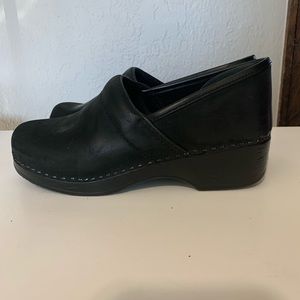 Womens L.L. BEAN Black Leather Stapled Wedge Clog Mules / Size 7.5-8 EU 39